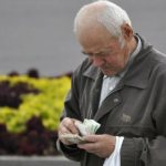 Почему социальная пенсия меньше прожиточного минимума
